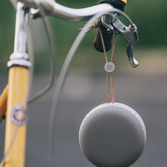 ポータブル・ワイヤレス・スピーカー BeoPlay A1 Natural